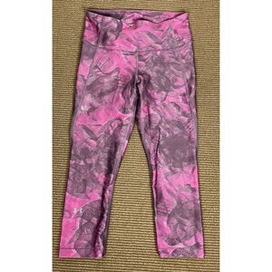 Under Armour Women's‎ Size M Legging Compression Capri Pants Pink